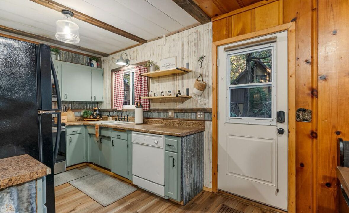Photo of Kitchen in Sierra Cedars