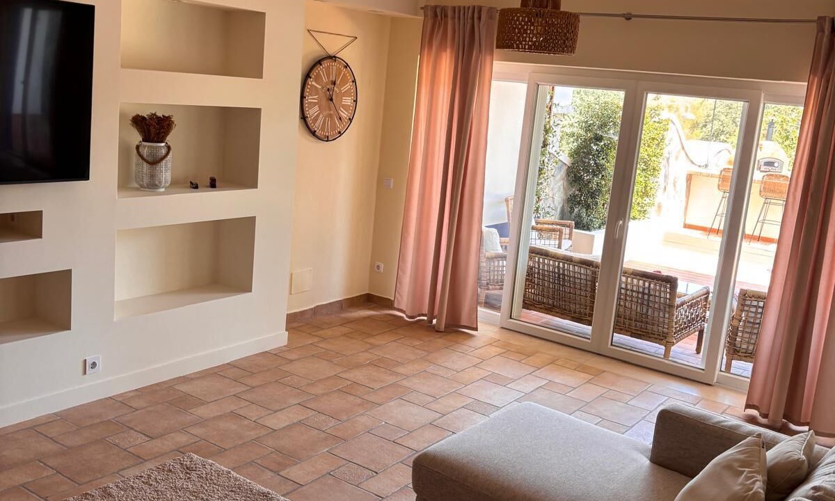 Photo of Livingroom in Redondo