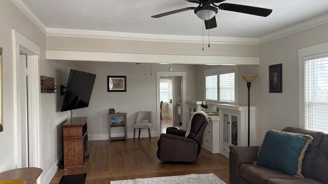 Photo of Livingroom in Exeter