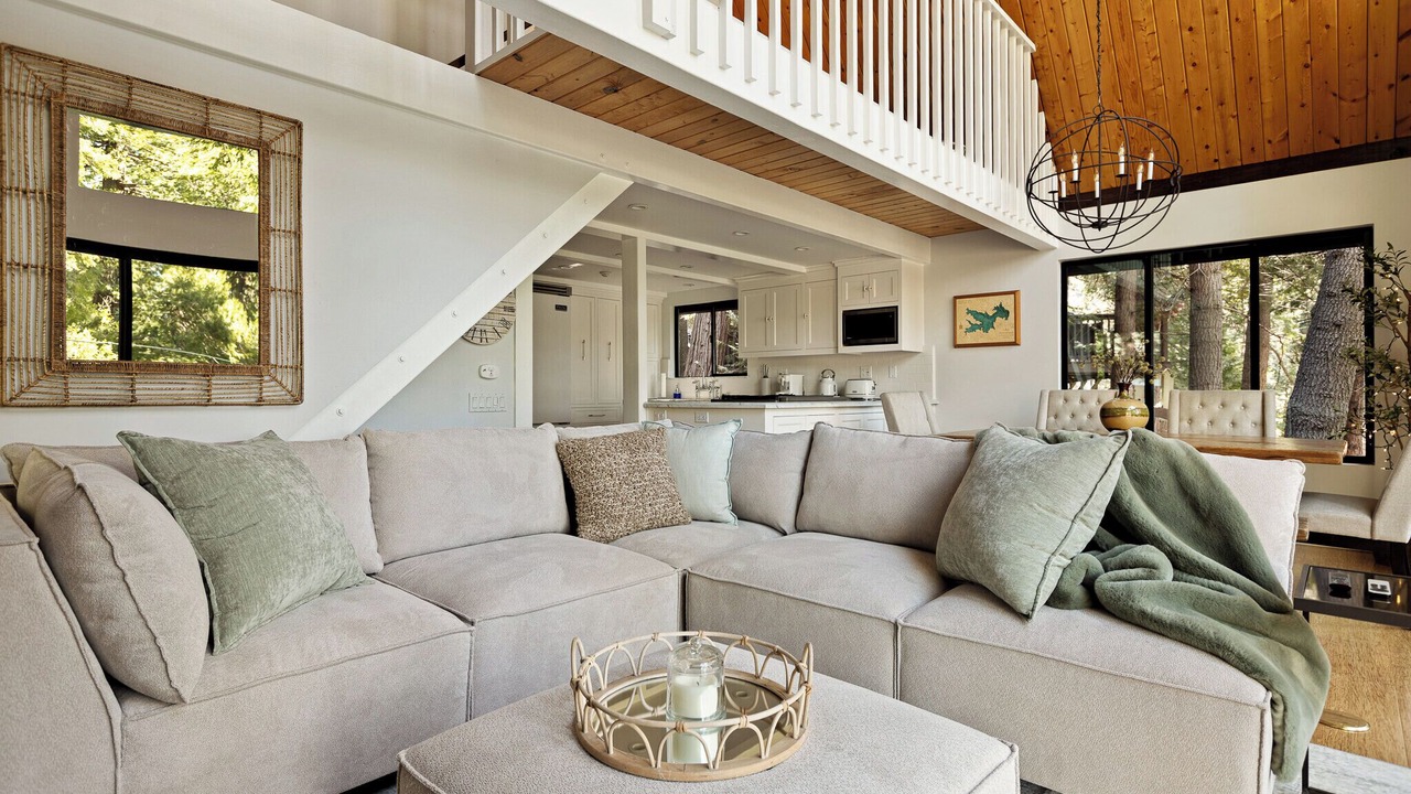 Photo of Livingroom in Cedar Glen