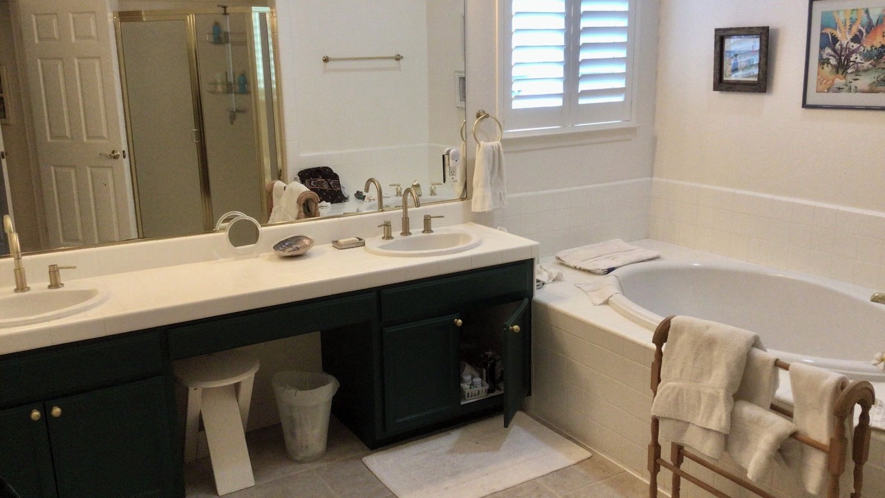 Photo of Bathroom in St. Helena