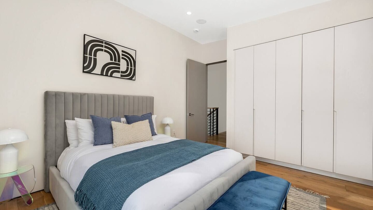 Photo of Bedroom in Beverly Grove