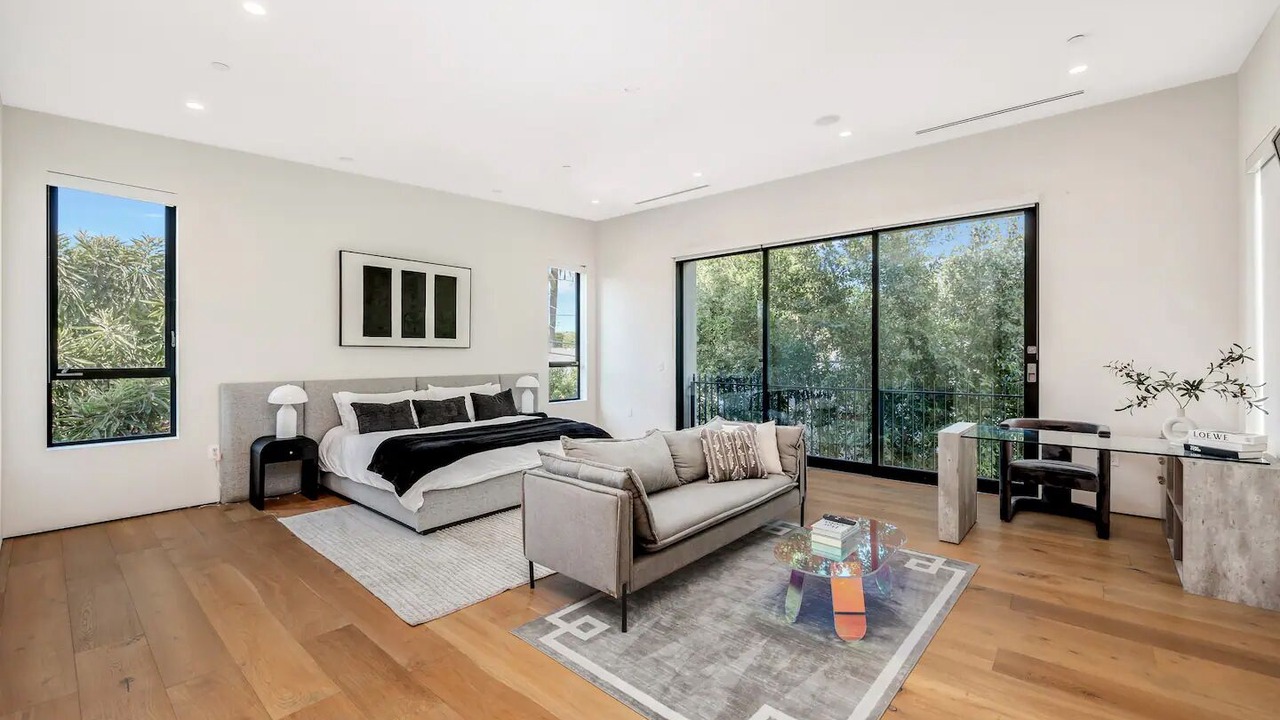 Photo of Livingroom in Beverly Grove
