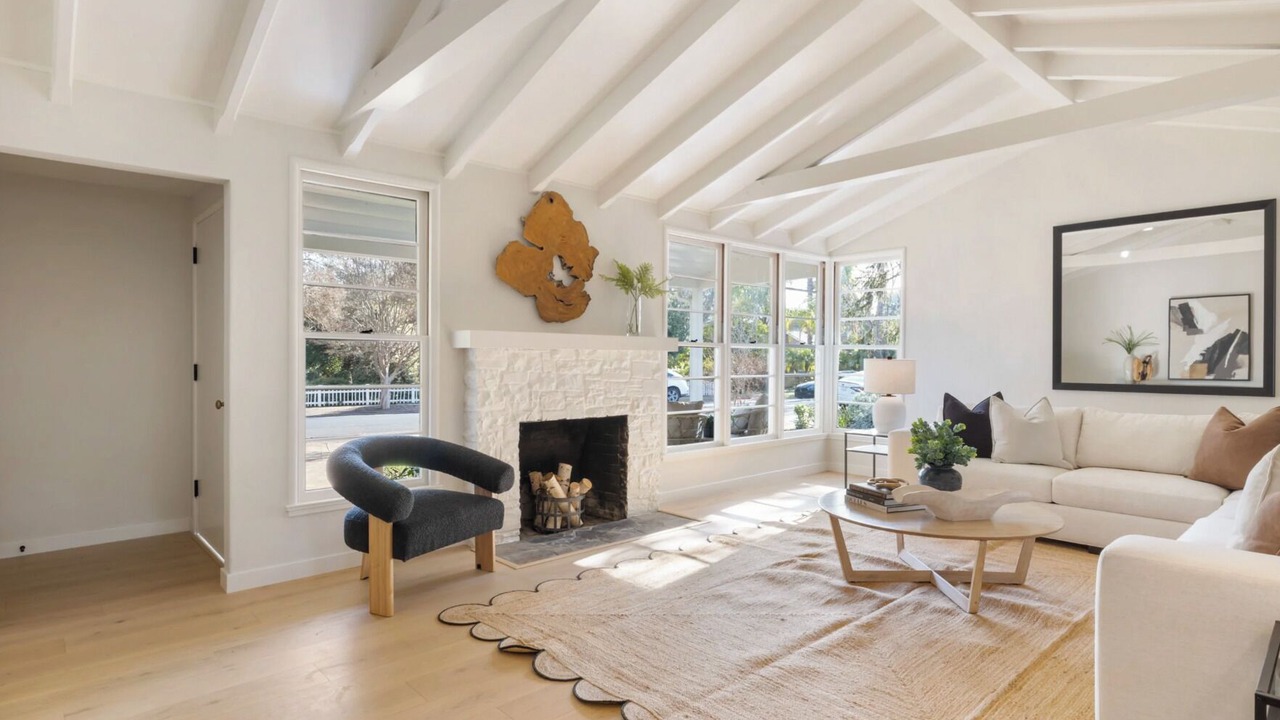 Photo of Livingroom in North Los Altos
