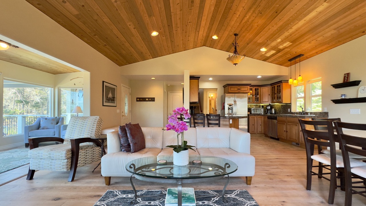 Photo of Livingroom in Gualala