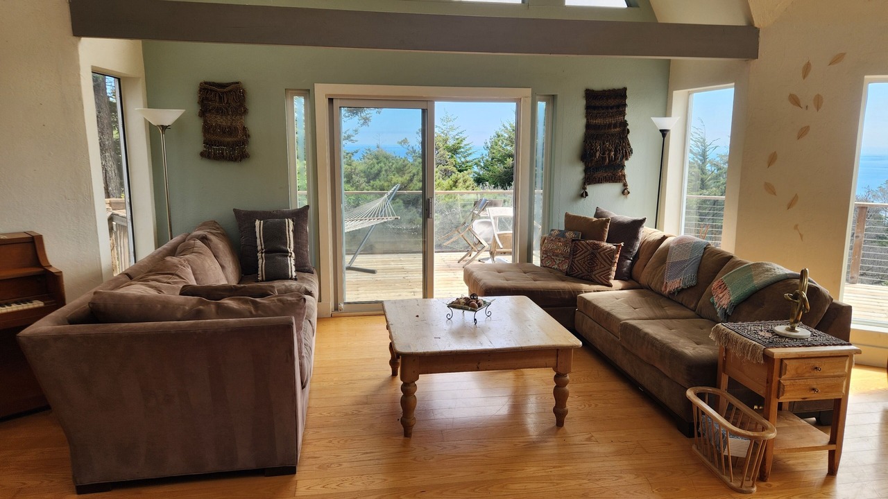 Photo of Livingroom in Gualala