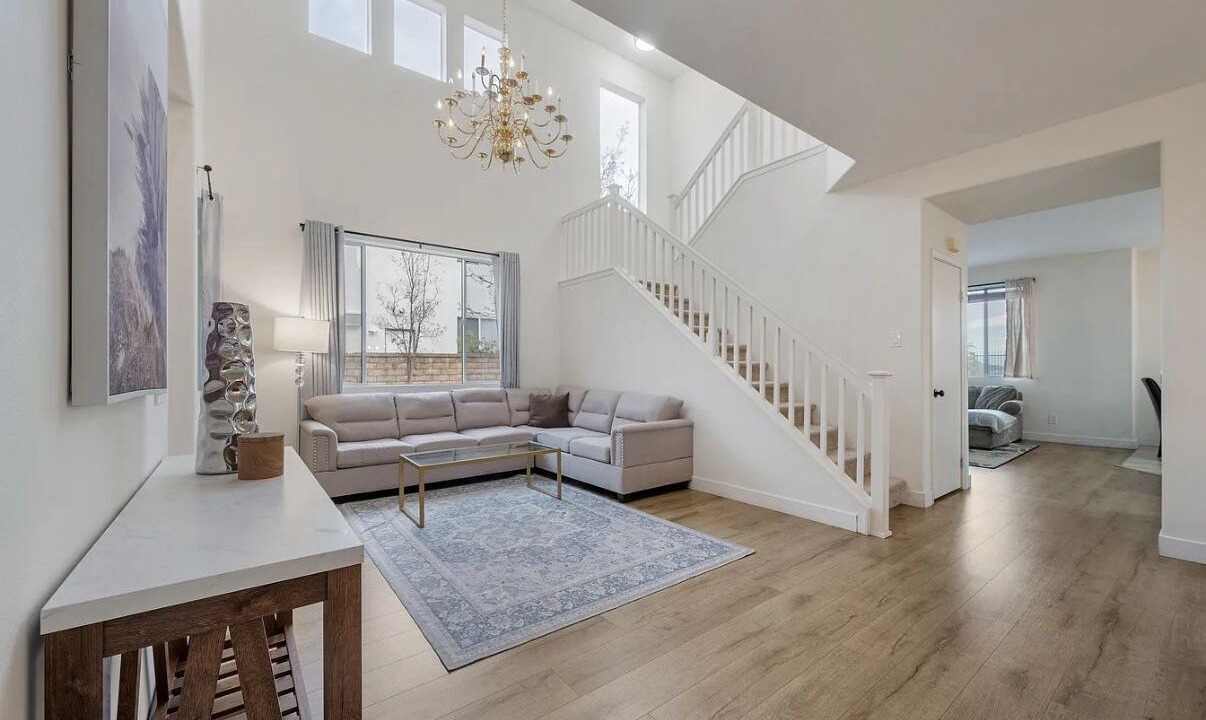 Photo of Livingroom in Castaic