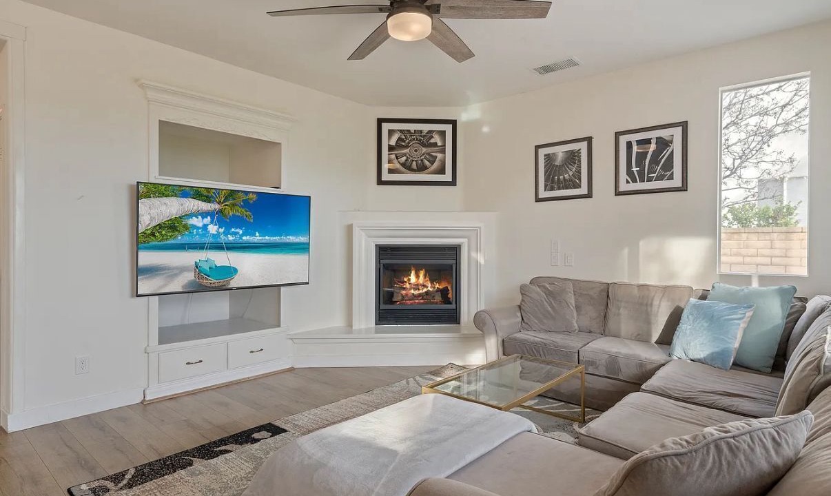 Photo of Livingroom in Castaic