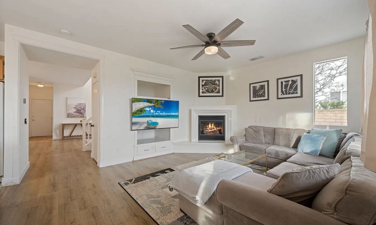 Photo of Livingroom in Castaic