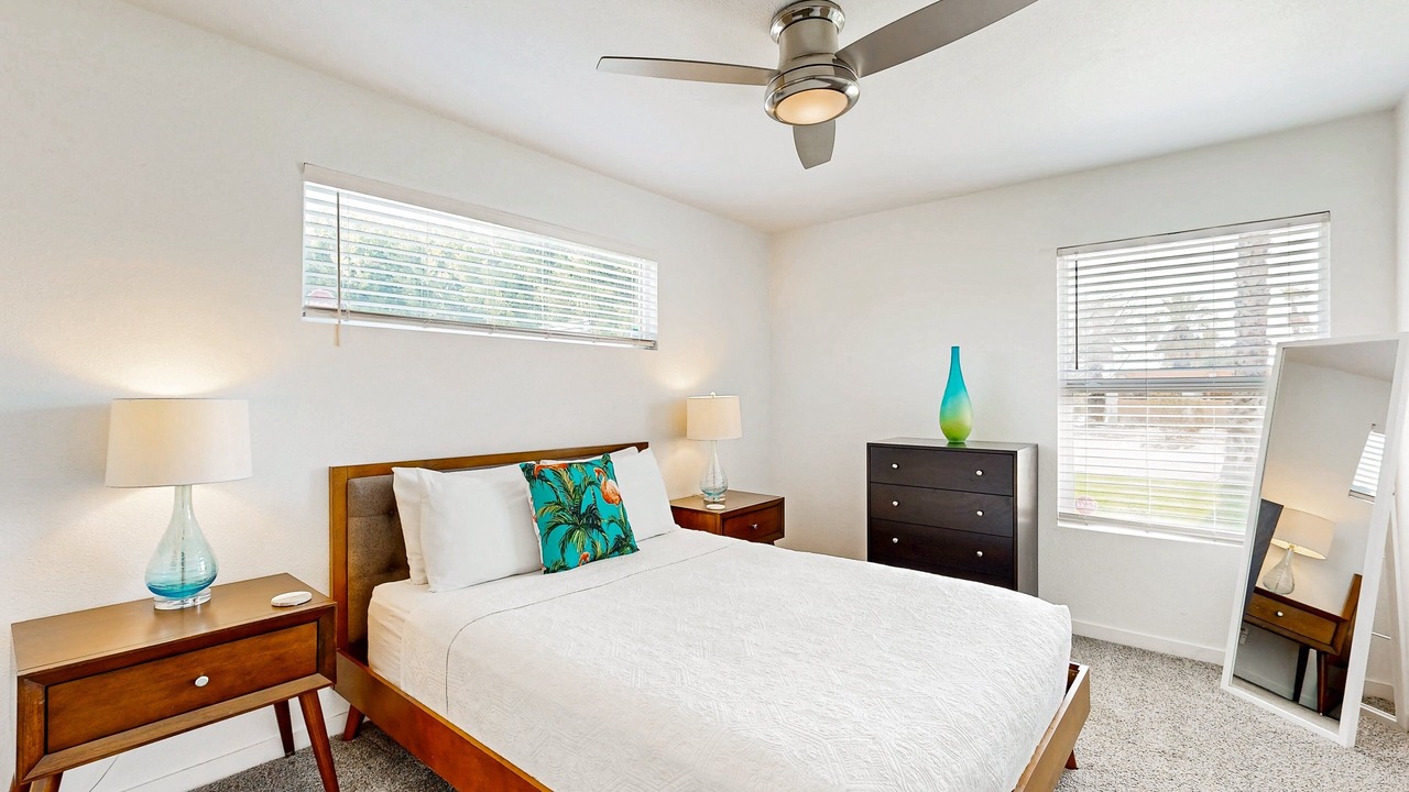Photo of Bedroom in Racquet Club South