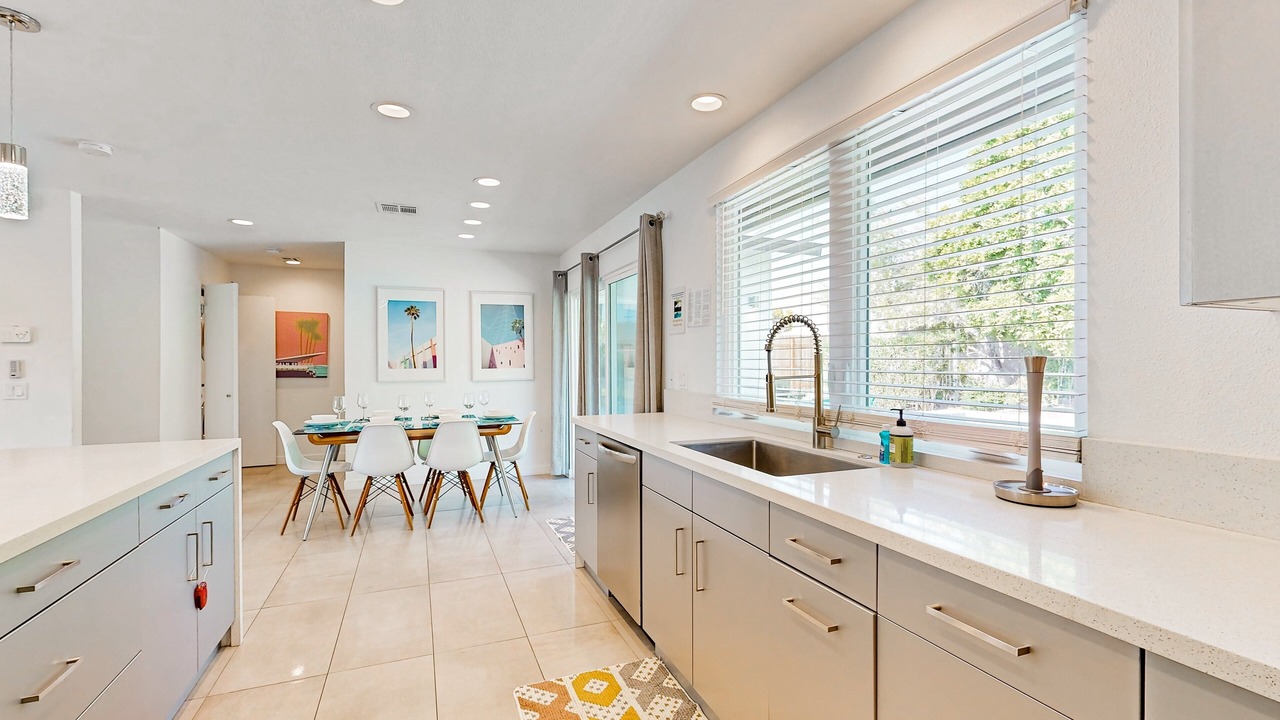 Photo of Kitchen in Racquet Club South