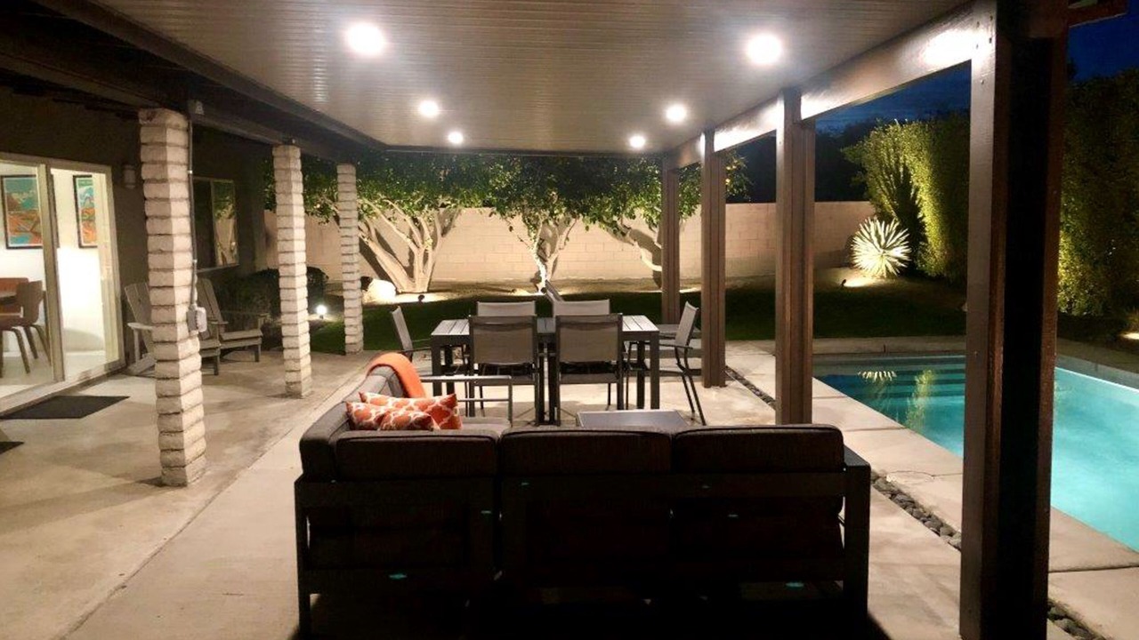 Photo of Outdoor in Racquet Club South