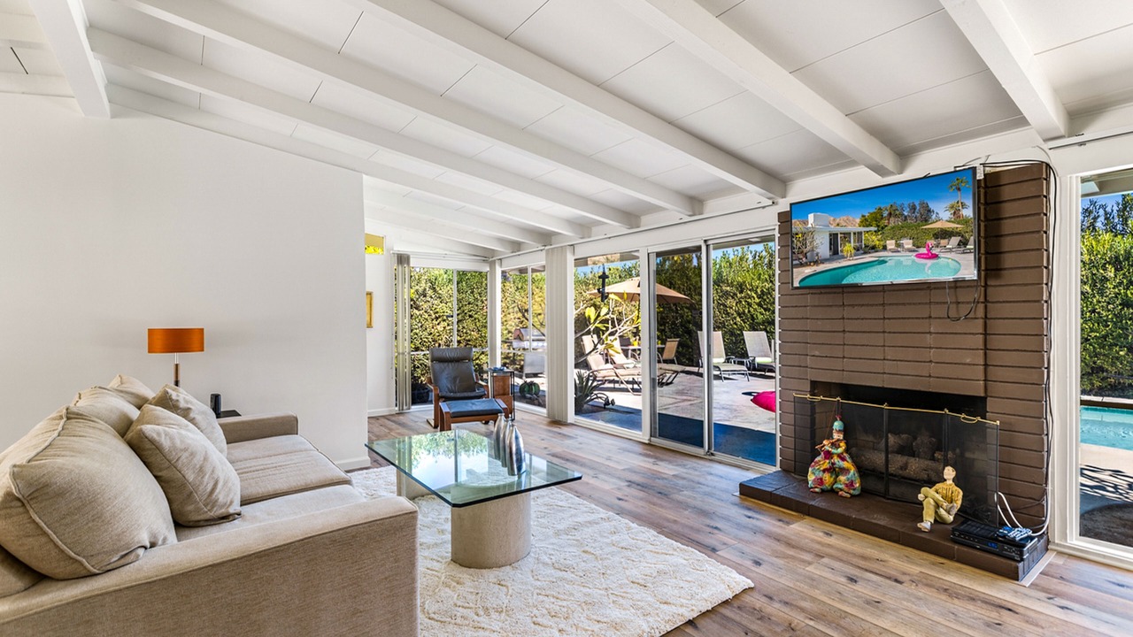 Photo of Livingroom in Magnesia Falls Cove
