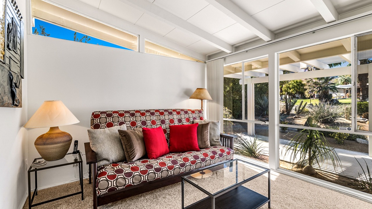 Photo of Livingroom in Magnesia Falls Cove