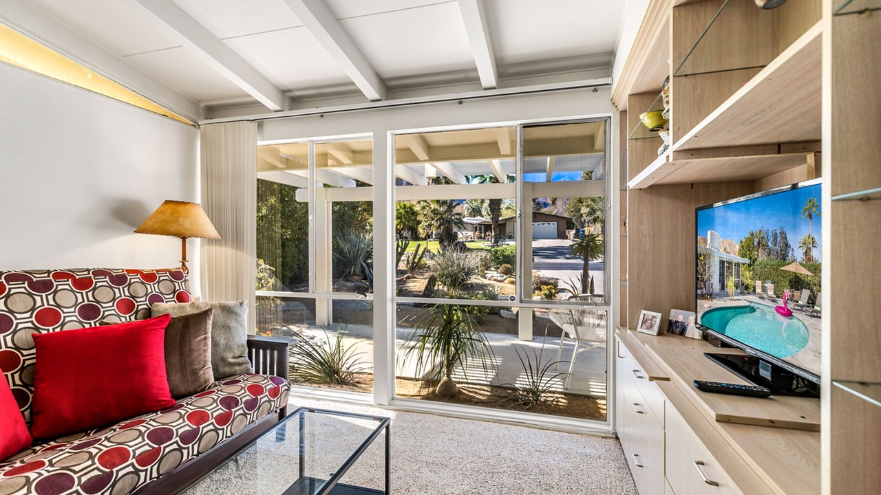 Photo of Livingroom in Magnesia Falls Cove