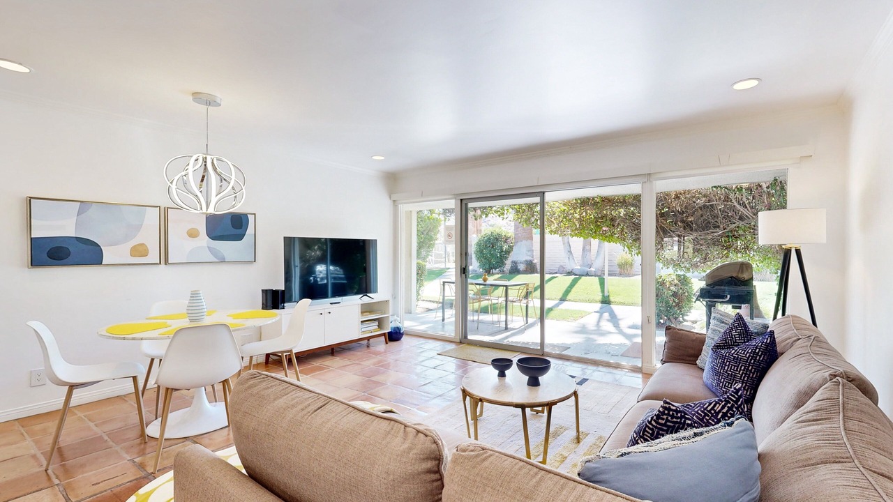 Photo of Livingroom in Araby Commons
