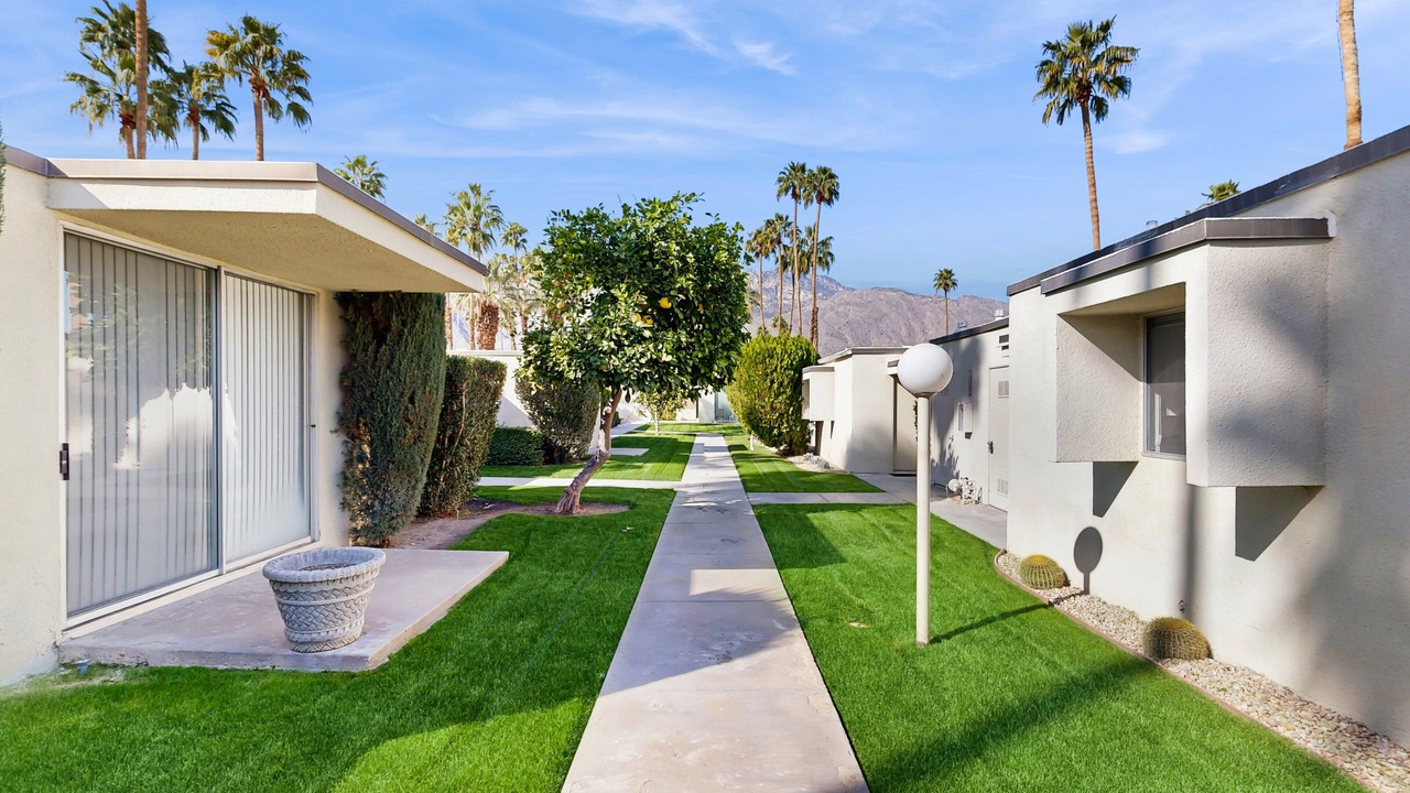 Photo of Outdoor in Araby Commons