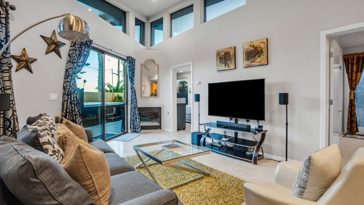 Photo of Livingroom in Chino Canyon