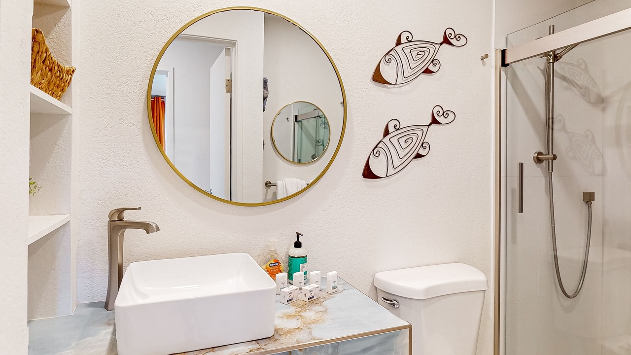 Photo of Bathroom in Racquet Club West