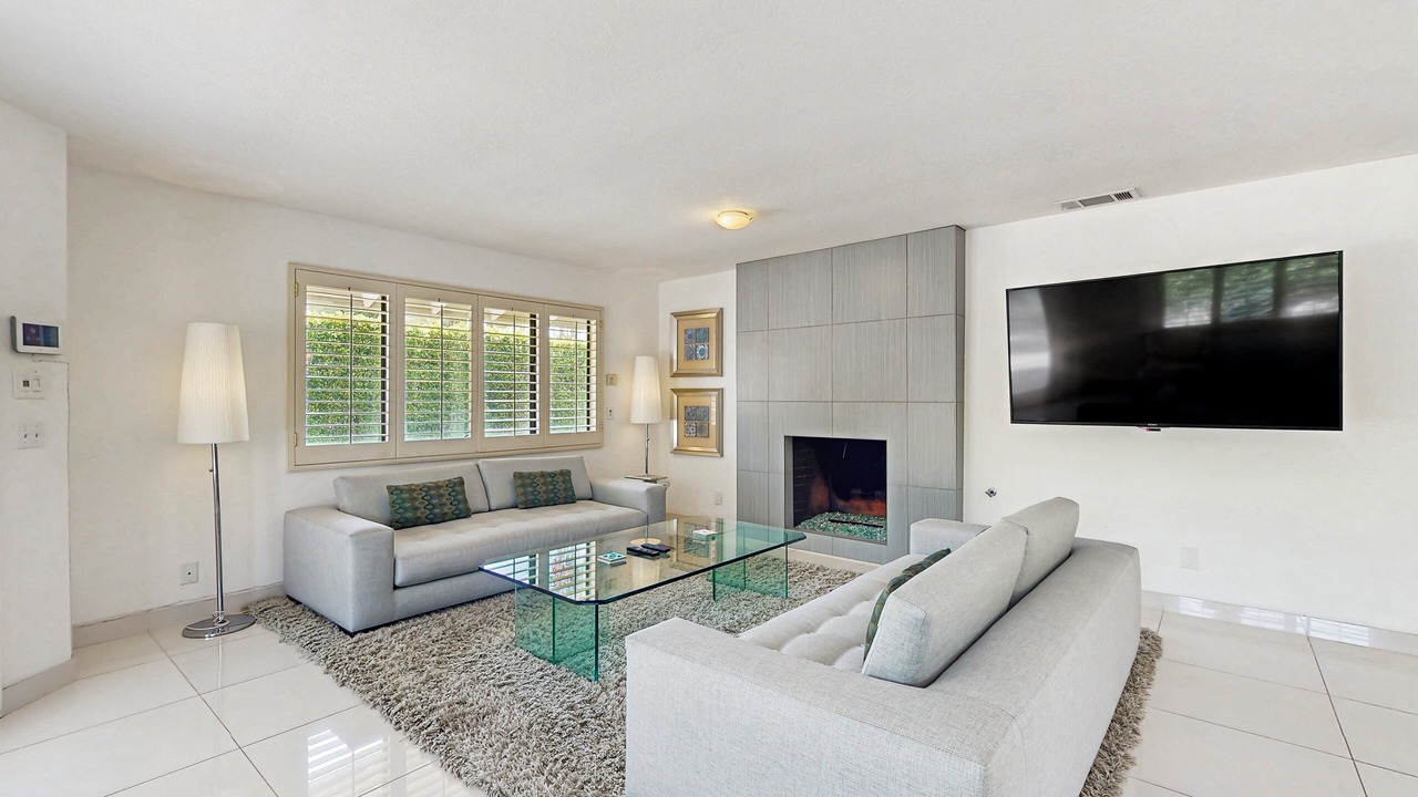 Photo of Livingroom in Deep Well Ranch