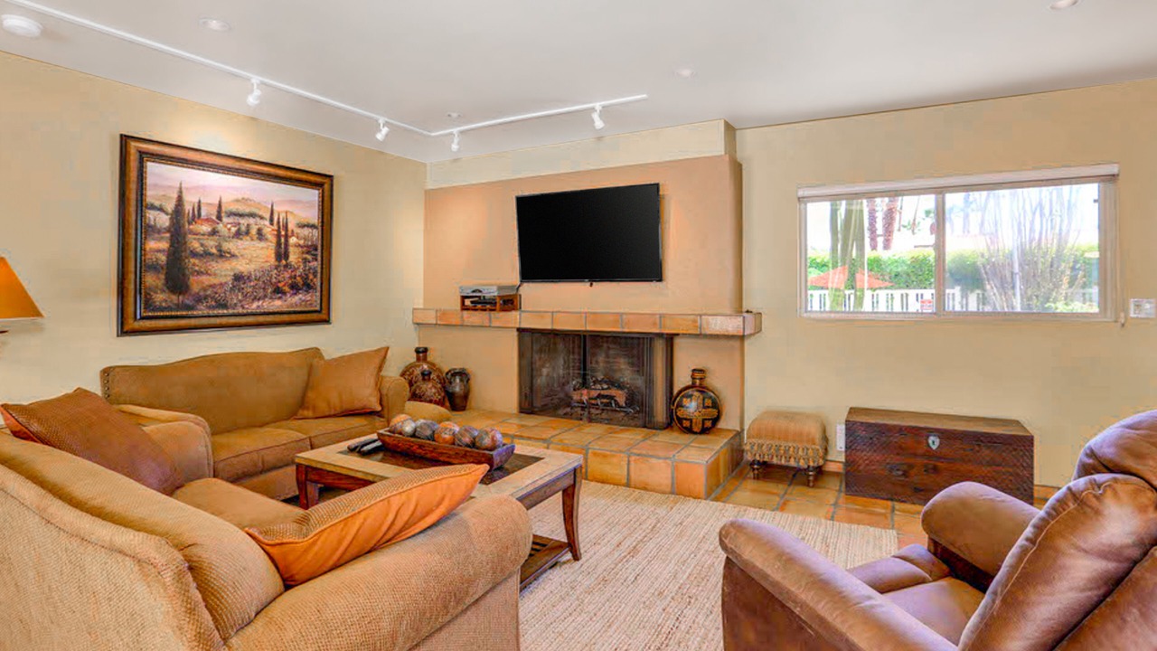 Photo of Livingroom in Tahquitz River Estates