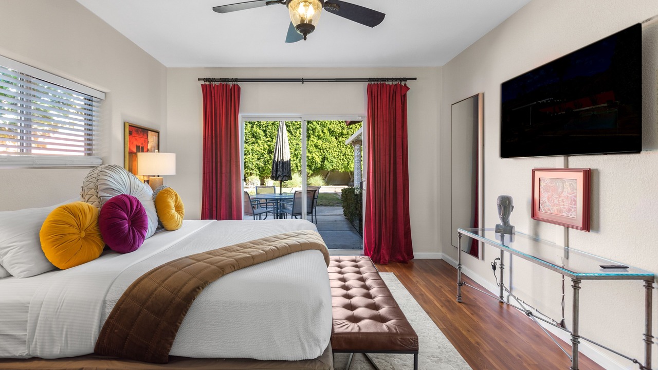 Photo of Bedroom in Racquet Club West