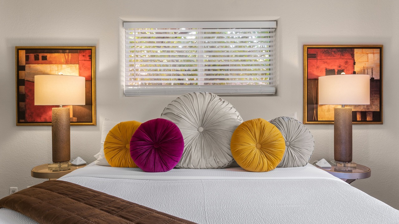 Photo of Bedroom in Racquet Club West