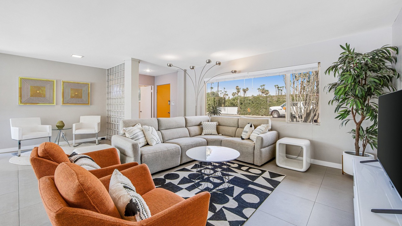 Photo of Livingroom in Deep Well Ranch