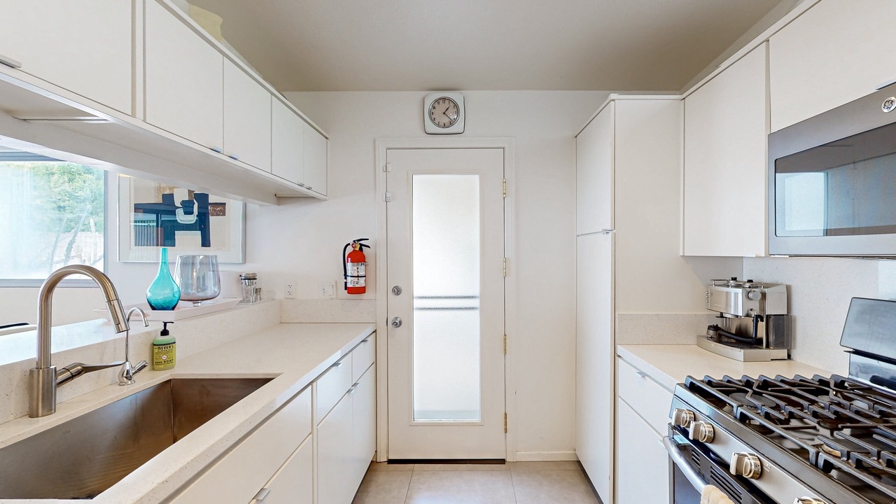 Photo of Kitchen in Racquet Club South