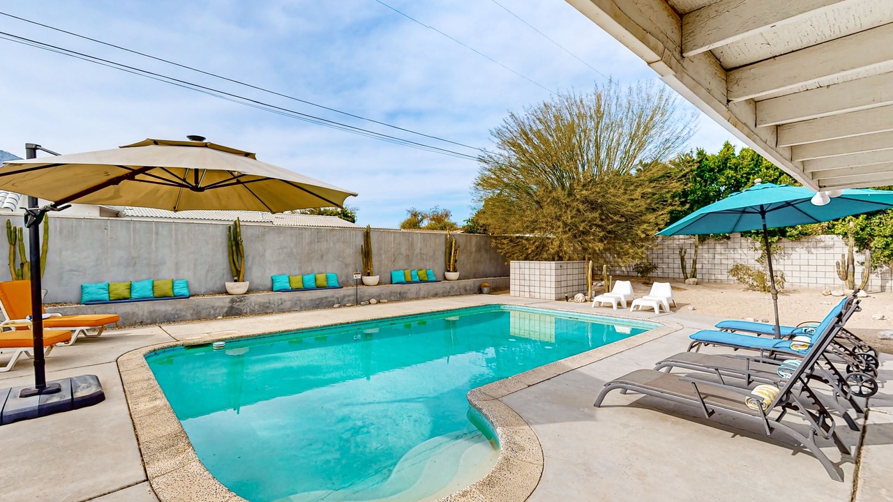 Photo of Outdoor in Racquet Club South