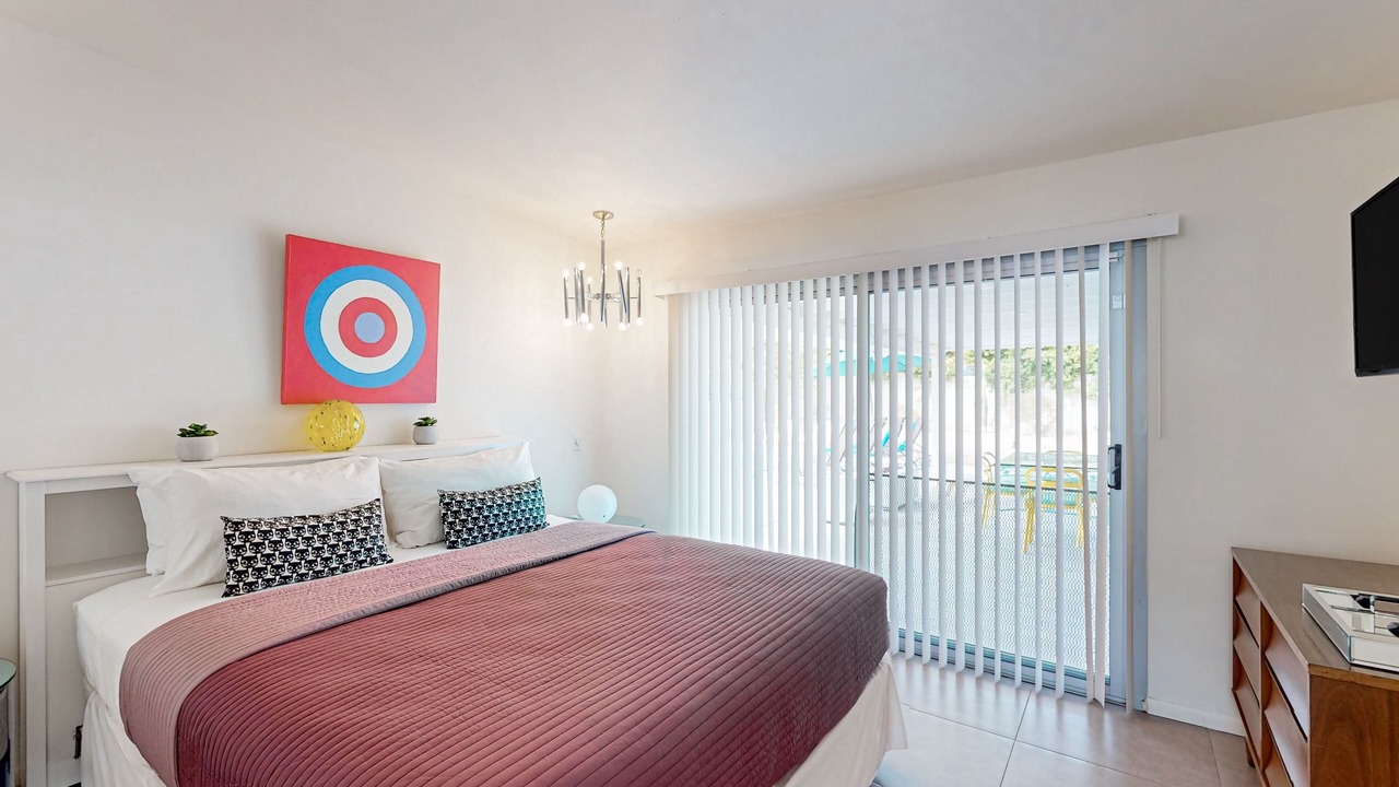 Photo of Bedroom in Racquet Club South