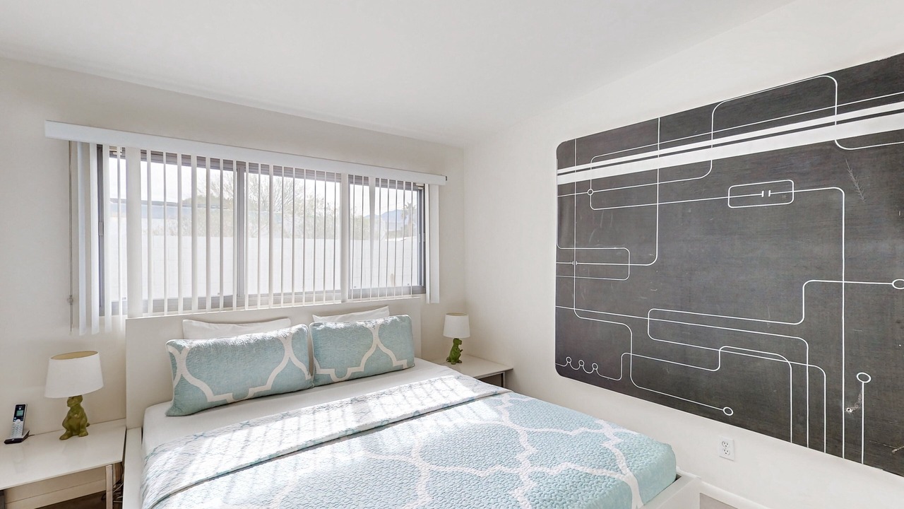 Photo of Bedroom in Racquet Club South