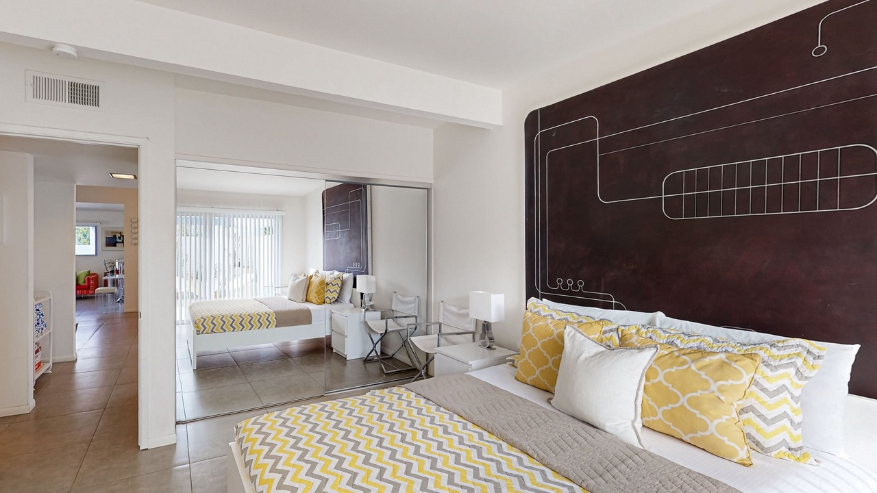 Photo of Bedroom in Racquet Club South