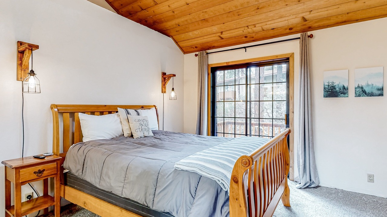 Photo of Bedroom in Idyllwild
