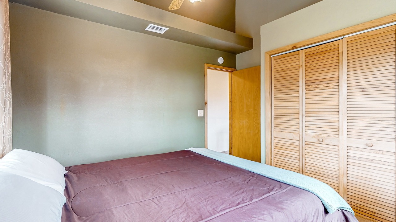 Photo of Bedroom in Idyllwild