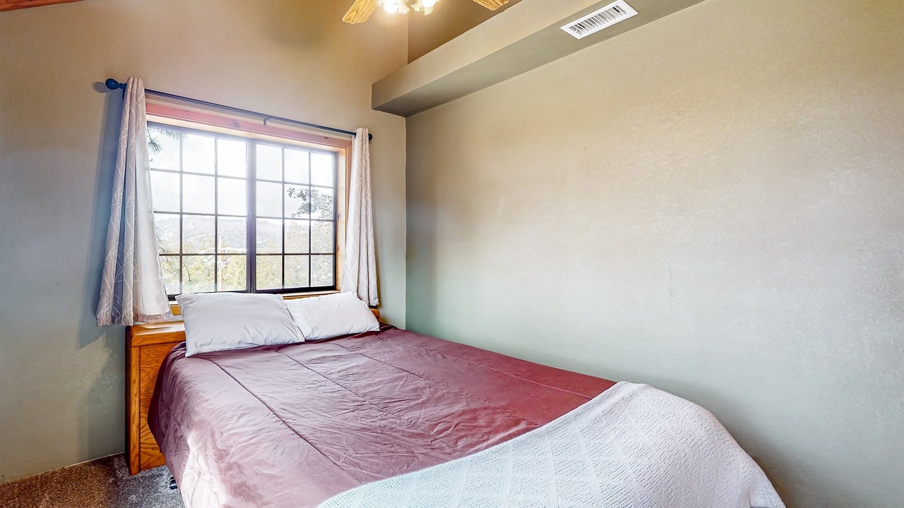 Photo of Bedroom in Idyllwild