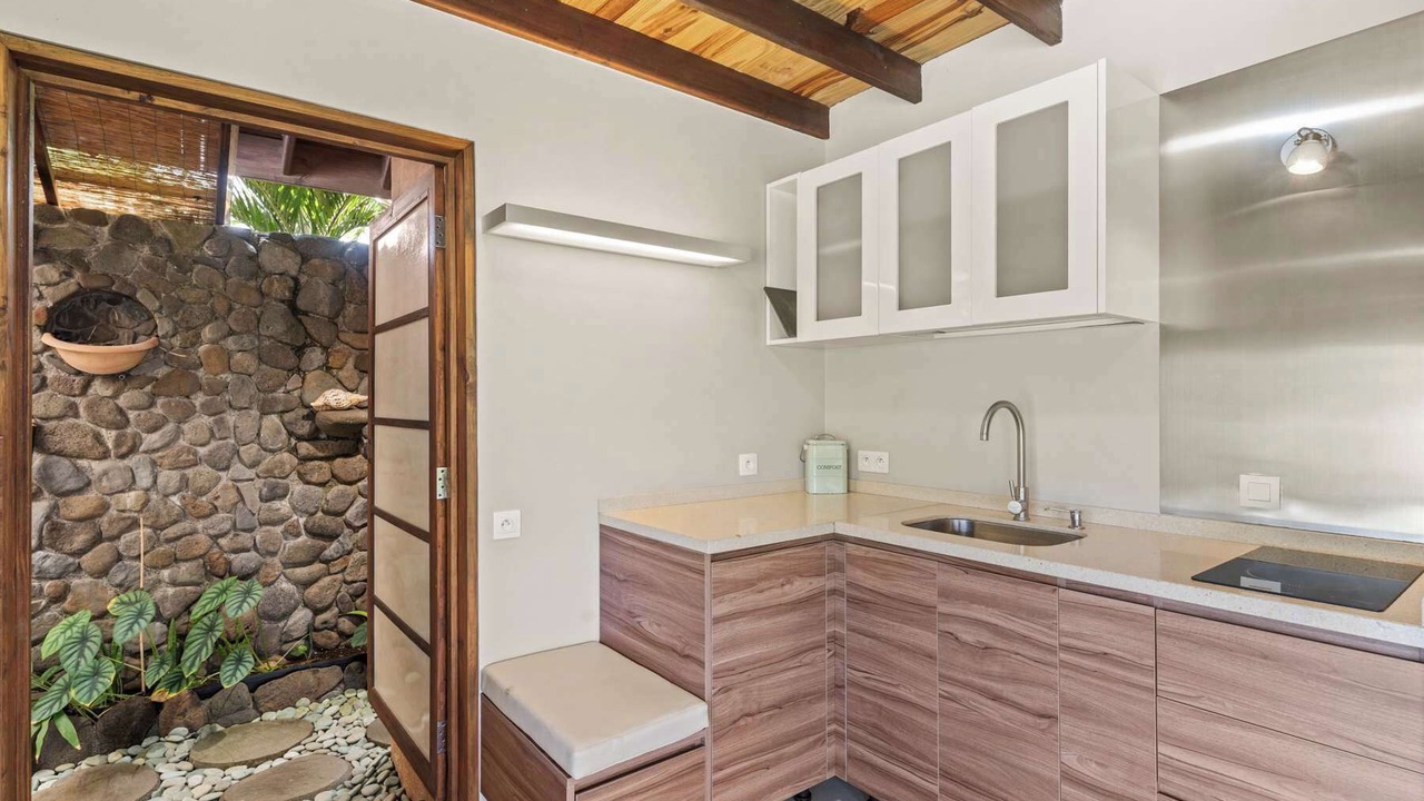 Photo of Bathroom in Afaahiti