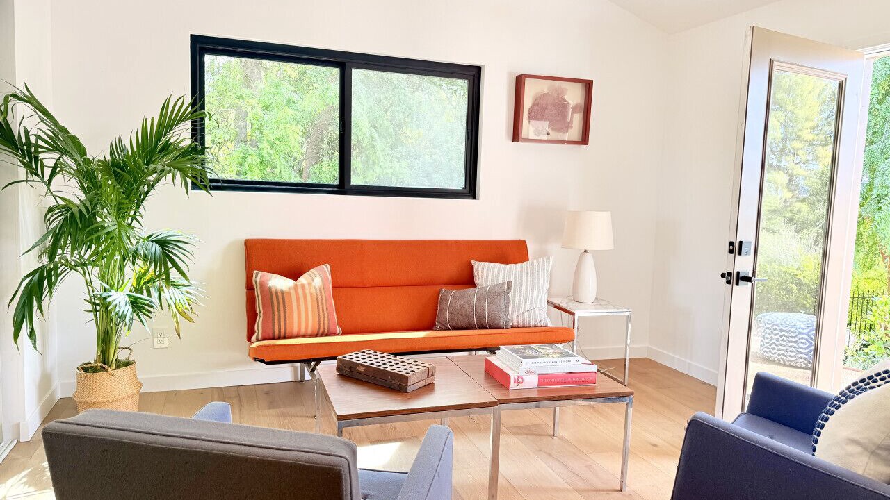 Photo of Livingroom in Meiners Oaks