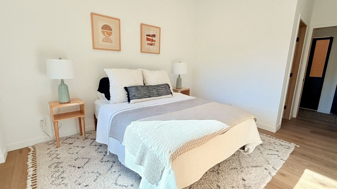 Photo of Bedroom in Meiners Oaks