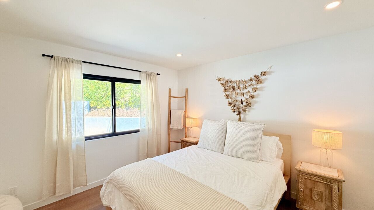 Photo of Bedroom in Meiners Oaks