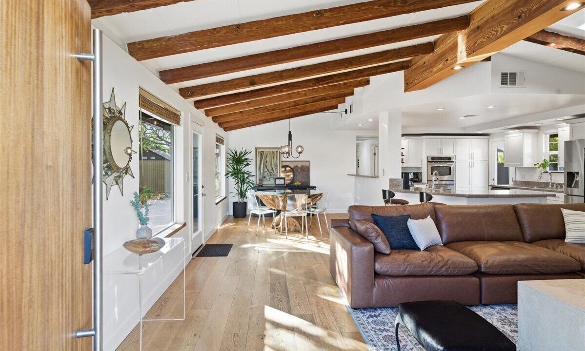 Photo of Livingroom in Fairmount Park