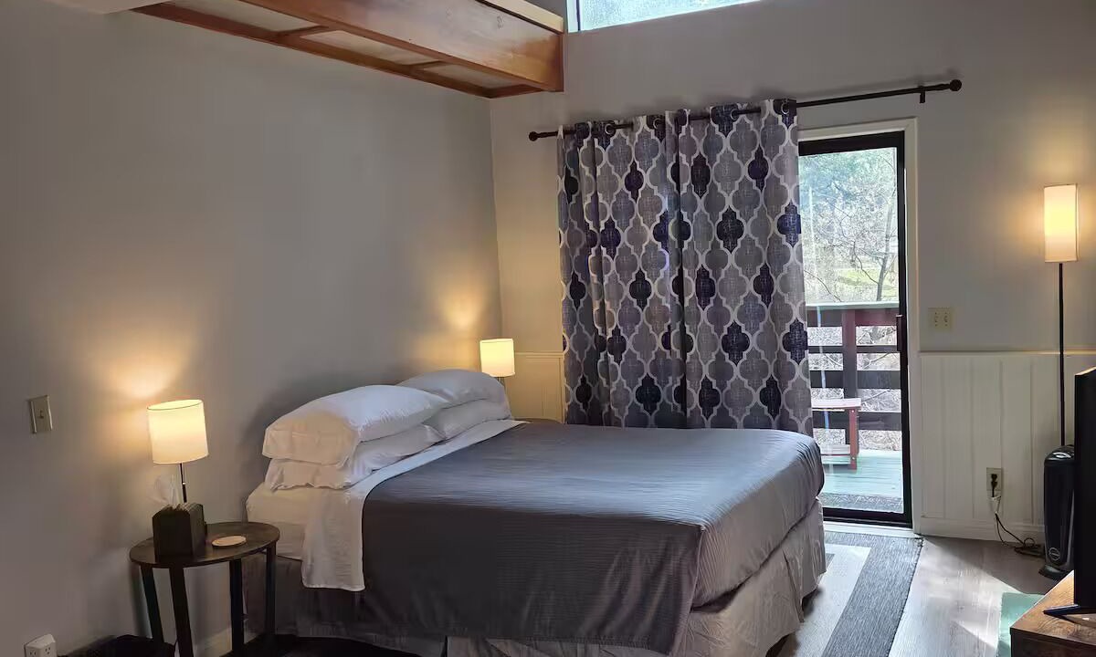 Photo of Bedroom in Idyllwild