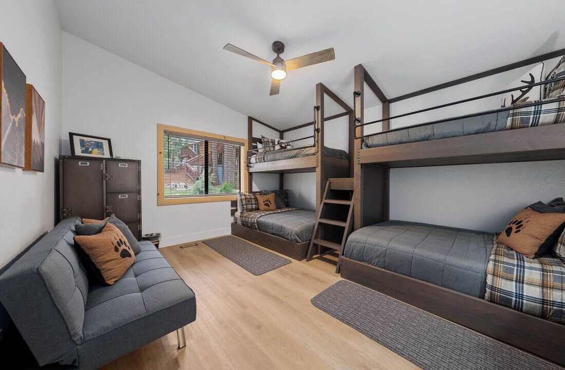 Photo of Bedroom in Idyllwild
