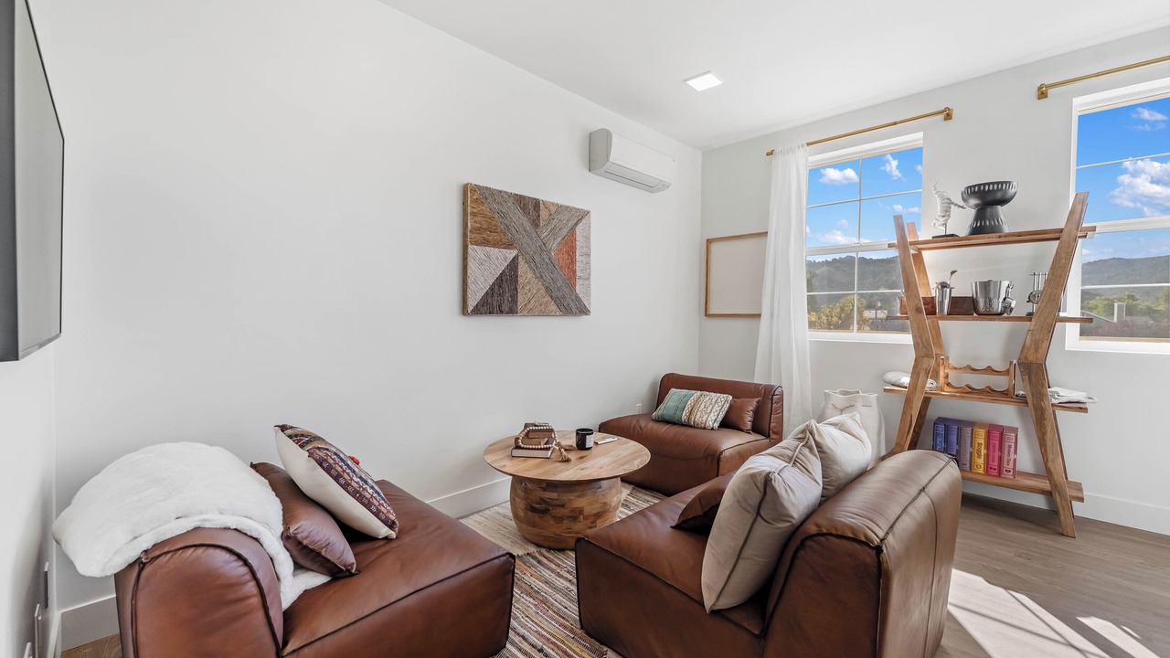 Photo of Livingroom in Los Alamos