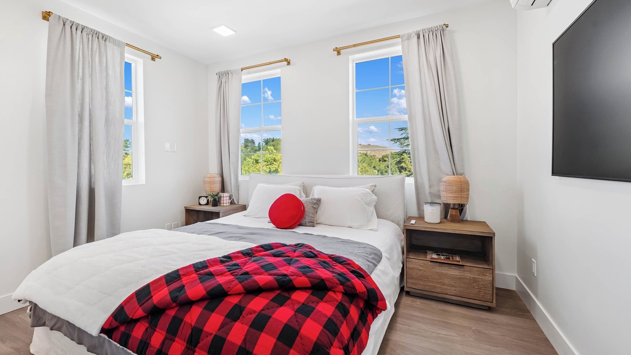 Photo of Bedroom in Los Alamos