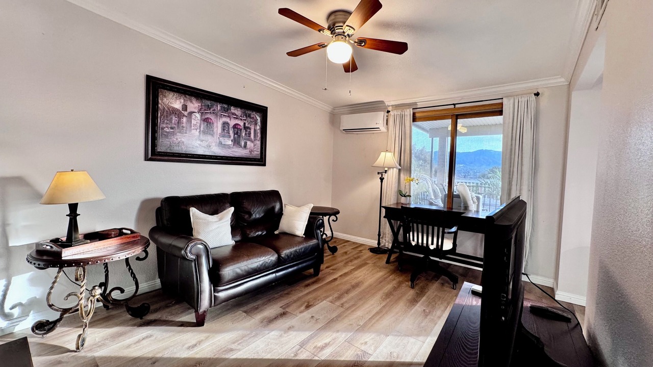 Photo of Livingroom in Corona