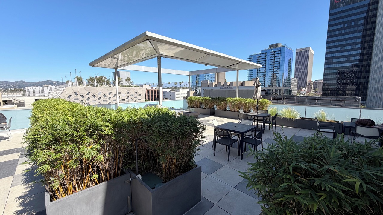Photo of Outdoor in Wilshire