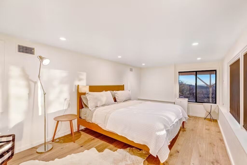 Photo of Bedroom in Idyllwild
