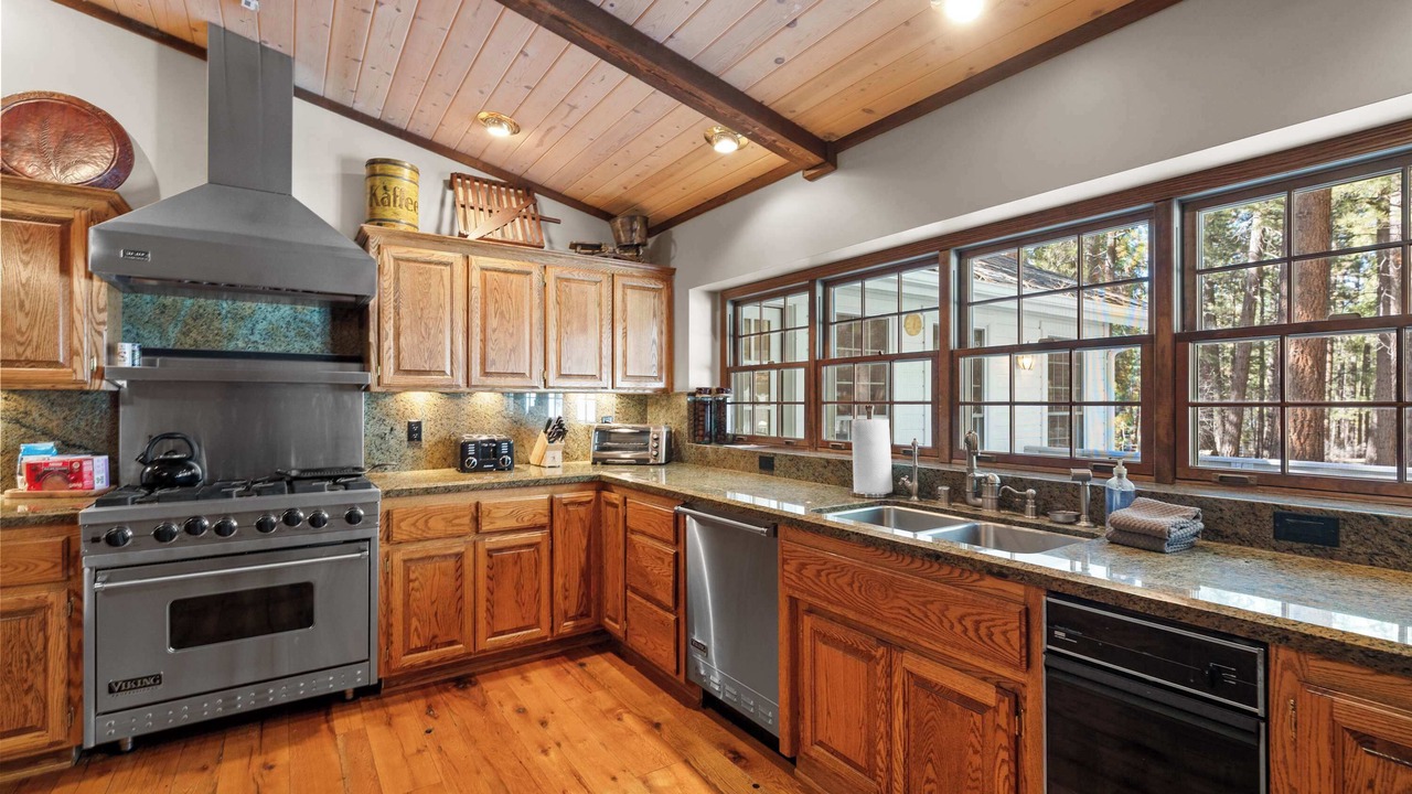 Photo of Kitchen in Big Bear Lake