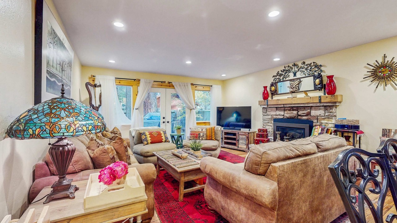 Photo of Livingroom in Tahoe Island